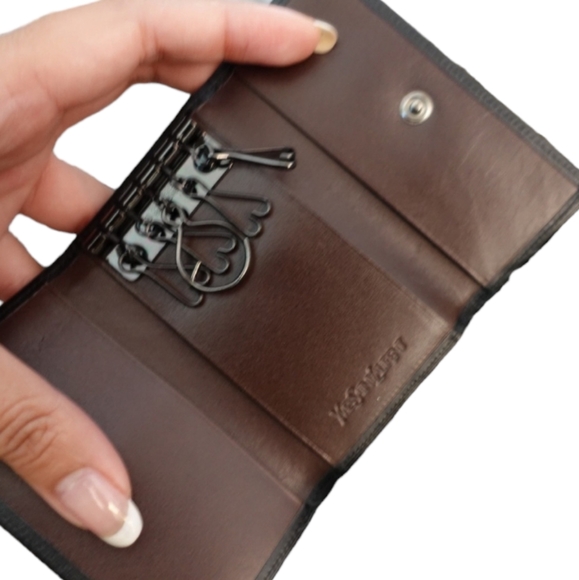 🌟YVES SAINT LAURENT LEATHER KEY CASE - Picture 5 of 6